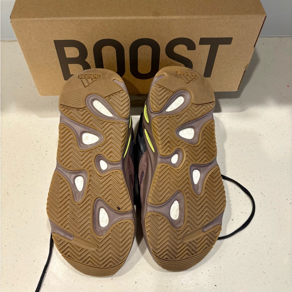 YEEZY 700 MAUVE US SZ 7 - Picture 6 of 7